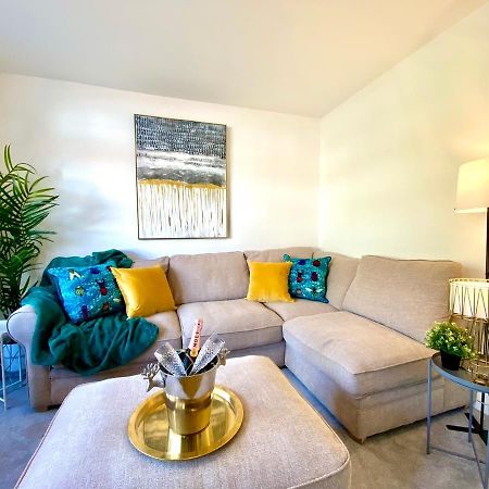 Seaside Serenity: Stylish 2-Bedroom Near Bournemouth's Best Beach Exterior photo