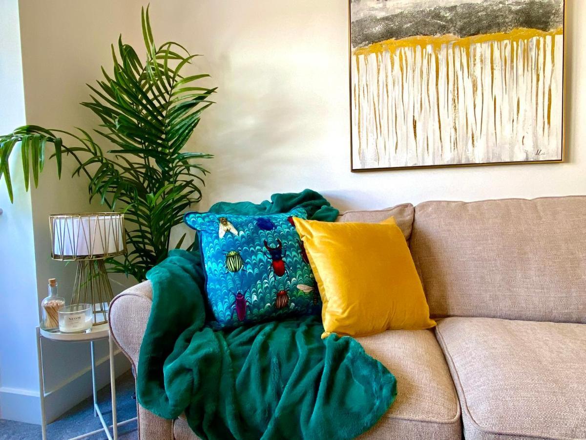 Seaside Serenity: Stylish 2-Bedroom Near Bournemouth's Best Beach Exterior photo