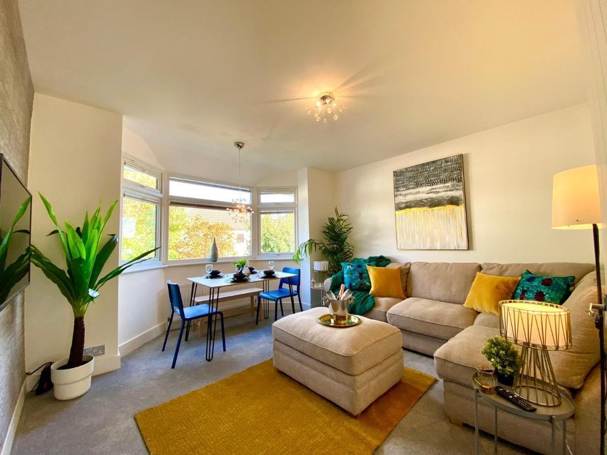 Seaside Serenity: Stylish 2-Bedroom Near Bournemouth's Best Beach Exterior photo
