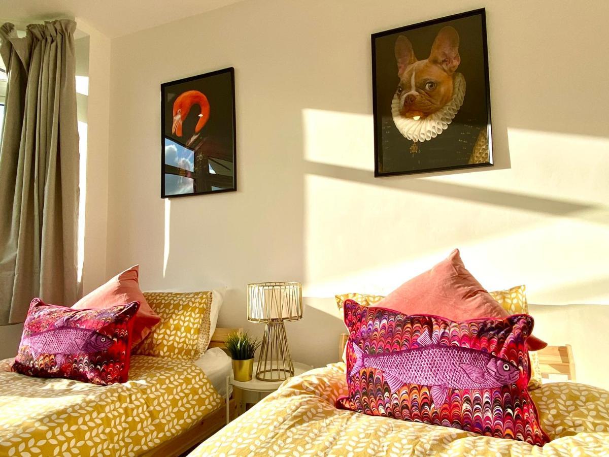 Seaside Serenity: Stylish 2-Bedroom Near Bournemouth's Best Beach Exterior photo