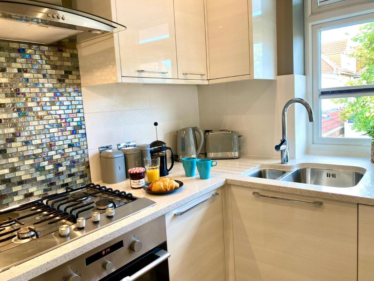 Seaside Serenity: Stylish 2-Bedroom Near Bournemouth's Best Beach Exterior photo